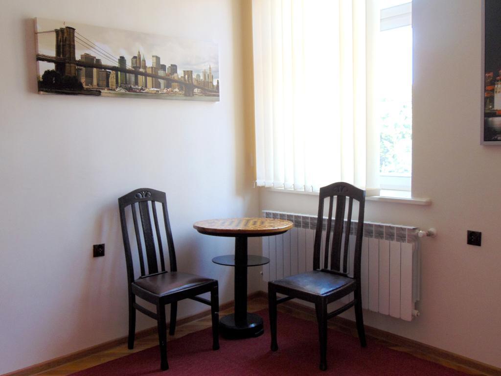 B Movie Guest Rooms Cracovie Chambre photo